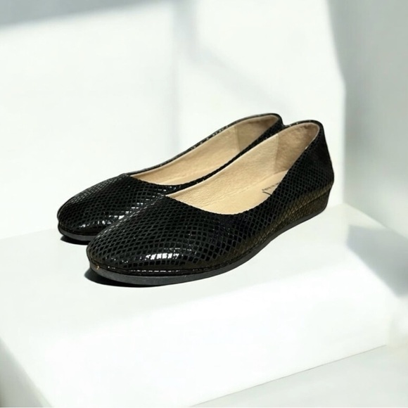🌻NEW French Sole NY Black LeatheSnake Print "Zeppa" Slip-on Short Wedges Size 6 - Picture 2 of 10